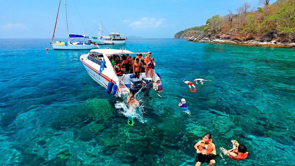 Raya Island