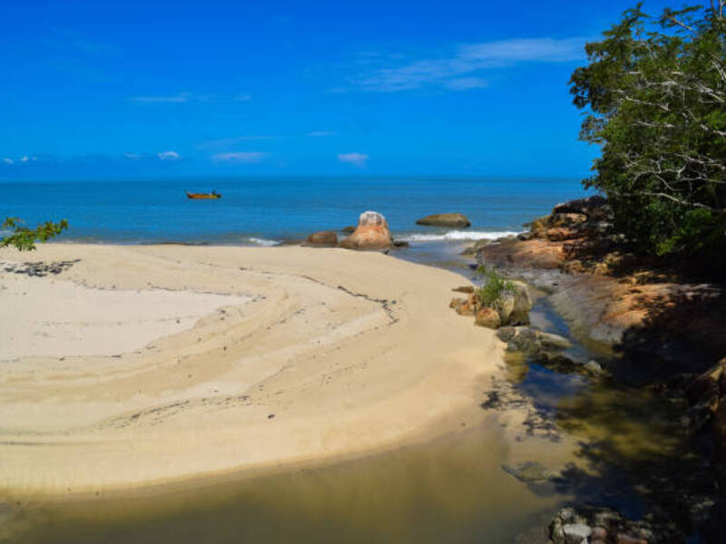 Kirinda Beach